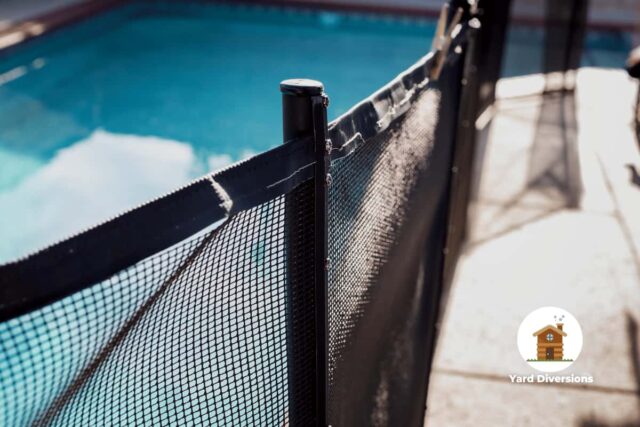 Mesh pool fencing close up